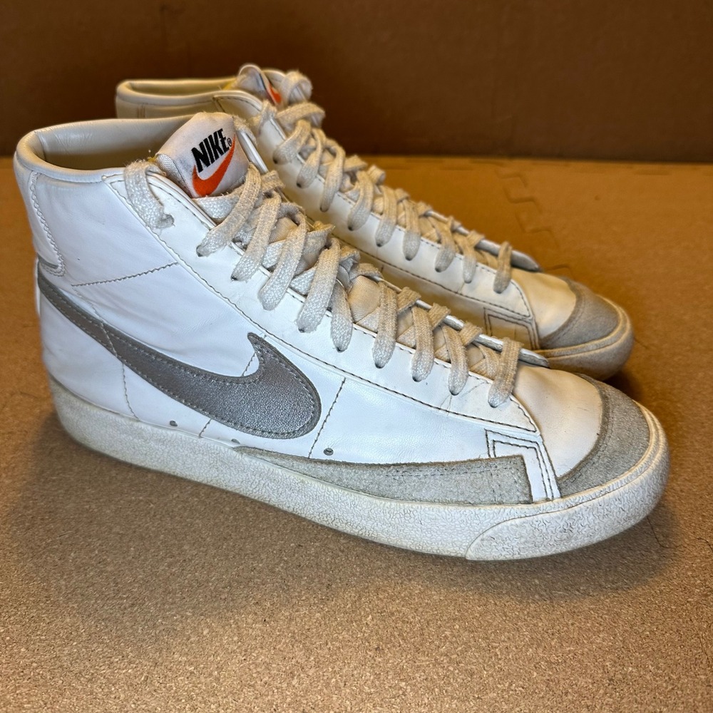 Nike Blazer Mid 77 Vintage White Metallic Silver Sneakers CZ1055-112 Womens 9